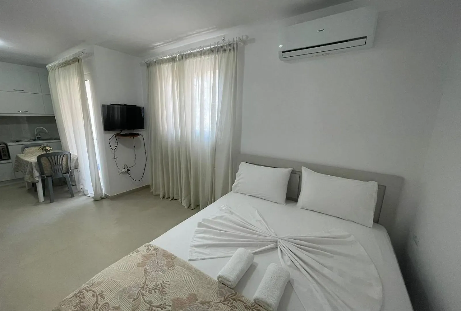 Apartament Senja Sarandë アパート