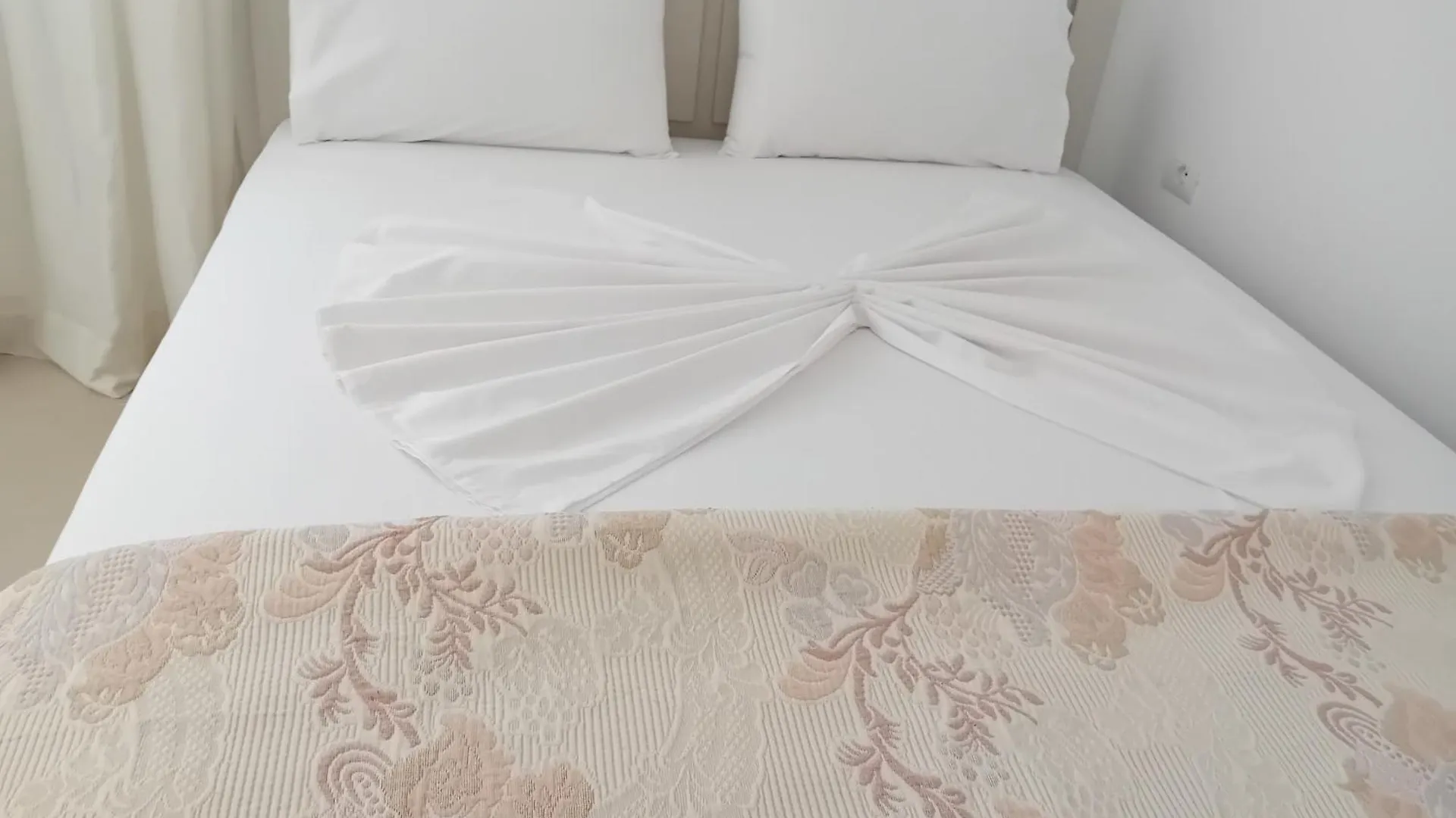 アパート Apartament Senja Sarandë